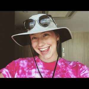 Meet your Posher, Isabella